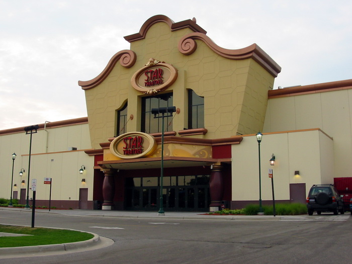 AMC Fairlane 21 - 2002 Photo Of Main Entrance
